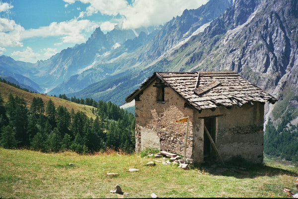 Tour du Mont Blanc Comfort 2026 - 12 Day Hiker